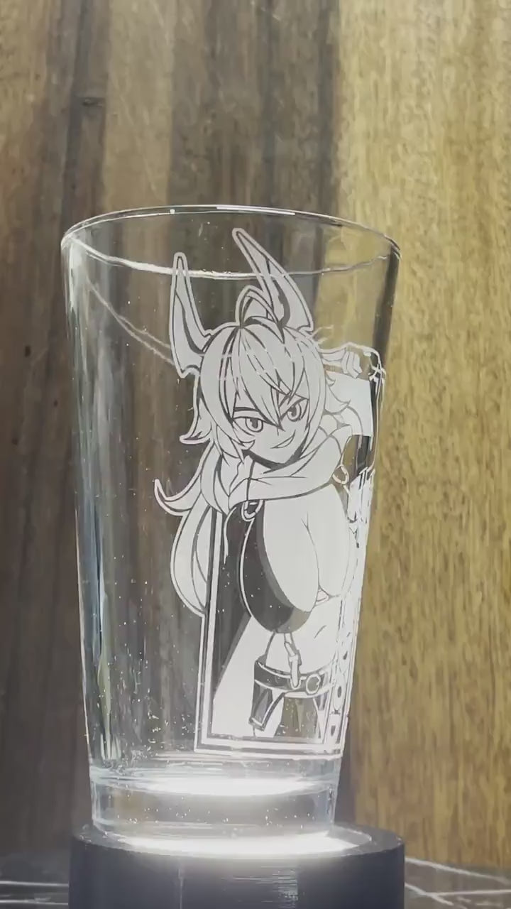 Nikke: Goddess of Victory - Red Hood | Etched Pint Glass